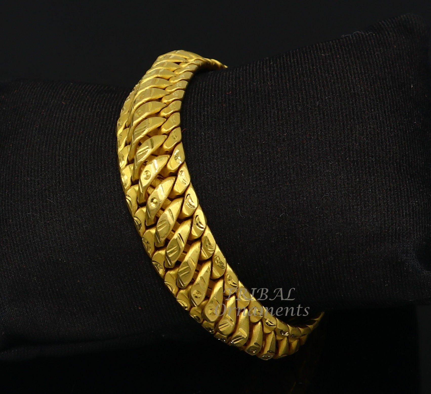 22Kt Gold Men Designer Bracelet 165VG3080